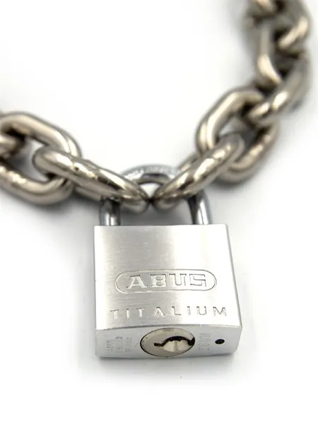 840211_misterbchainlock47_02.webp